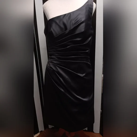 Gray One-Shoulder Dress - Picture 8 of 11